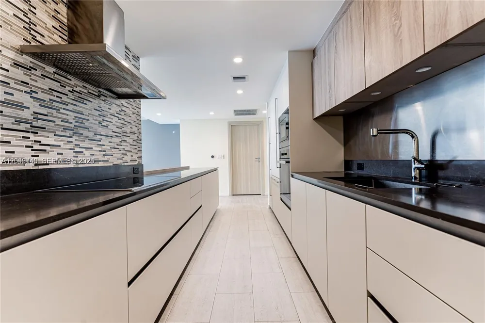 1000 Brickell Plz #4906 Miami, FL 33131
