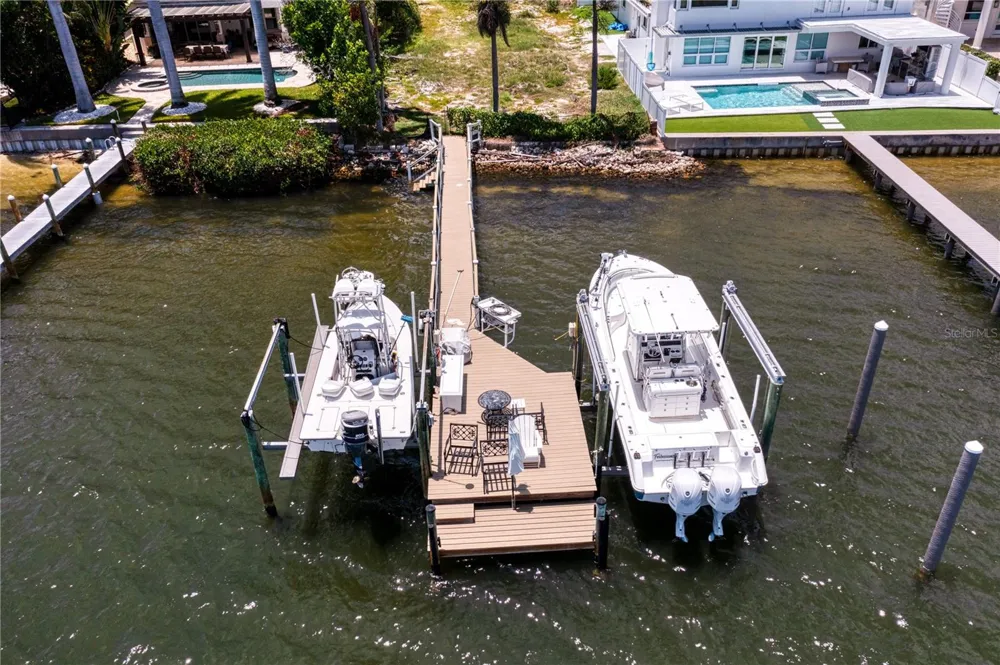 6527 BAYOU GRANDE BLVD NE St Petersburg, FL 33702