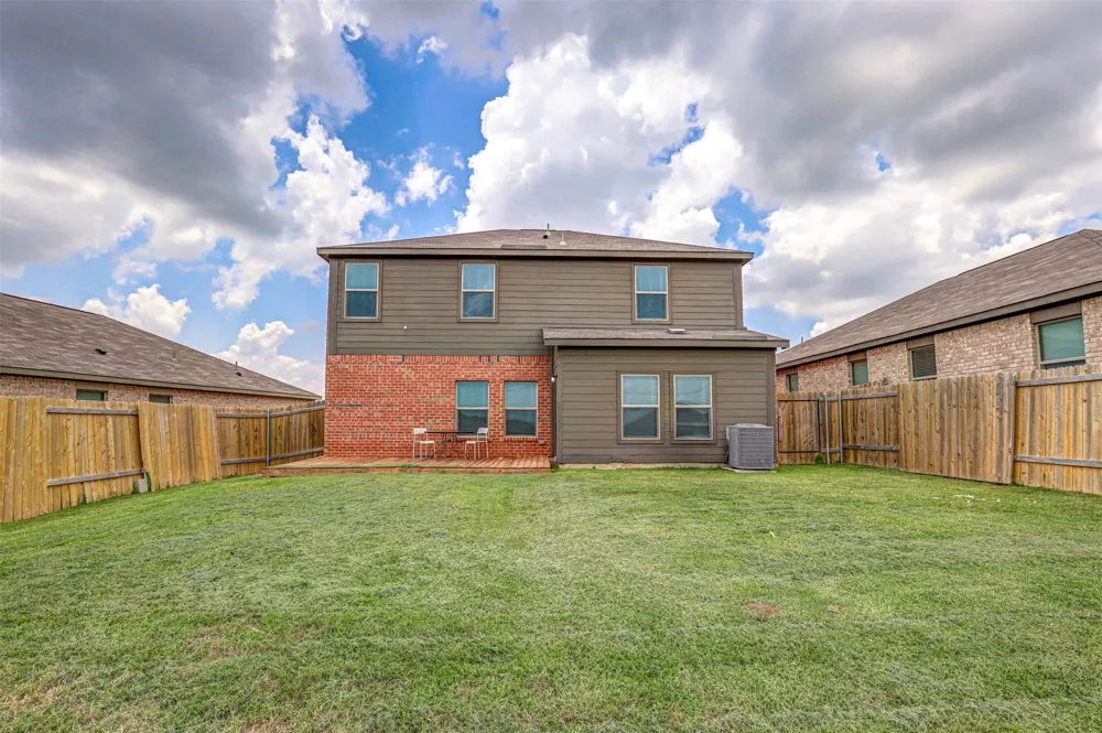 203 Drifter Drive Newark, TX 76071