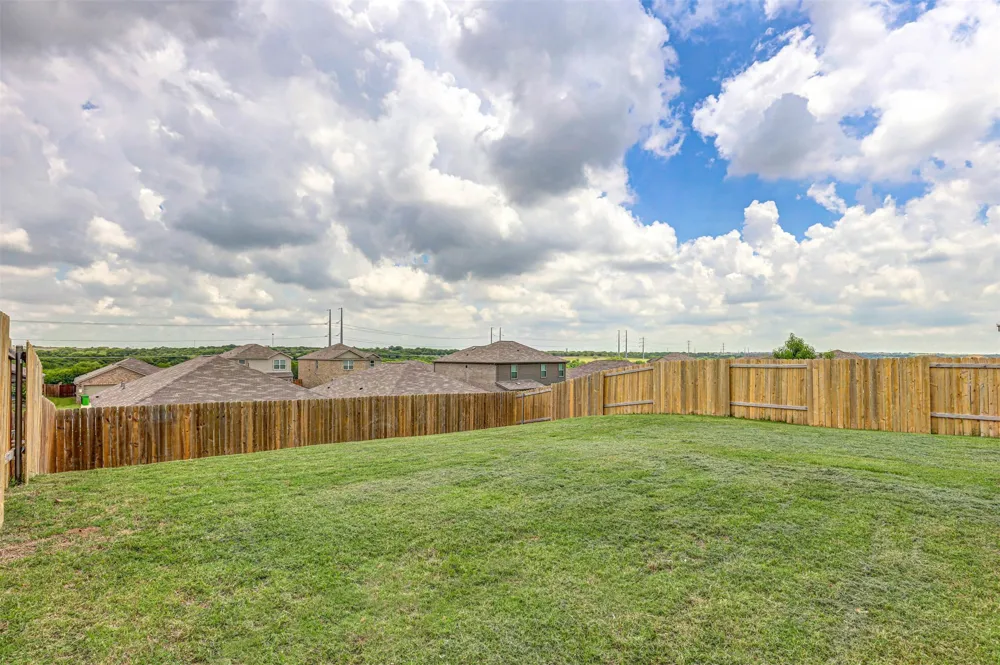 203 Drifter Drive Newark, TX 76071