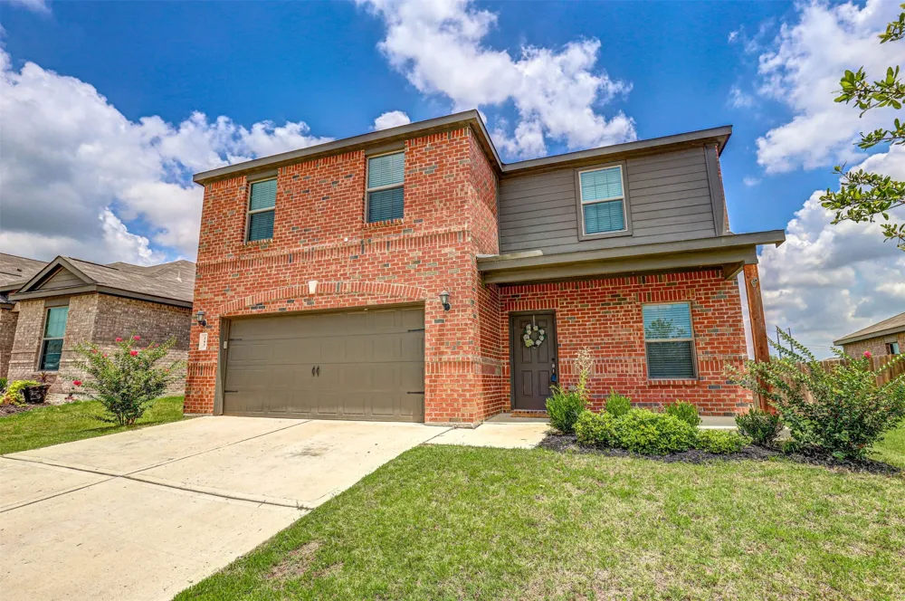 203 Drifter Drive Newark, TX 76071