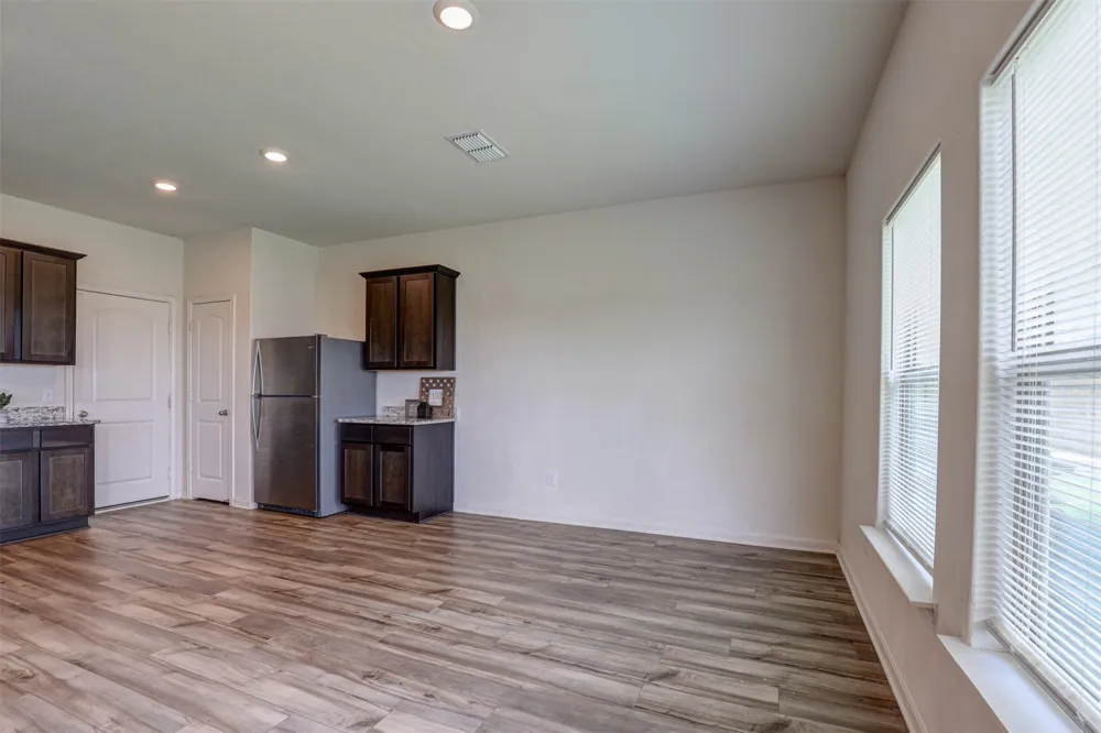 203 Drifter Drive Newark, TX 76071