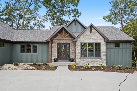 10445 Country Club Drive