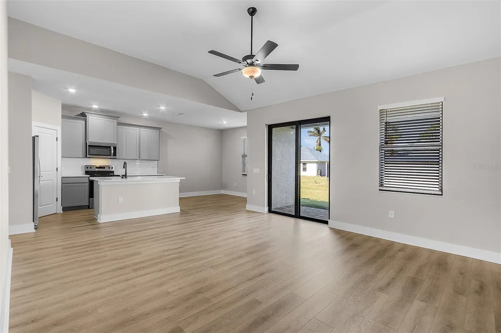 2405 GALLAGHER ROAD Dover, FL 33527