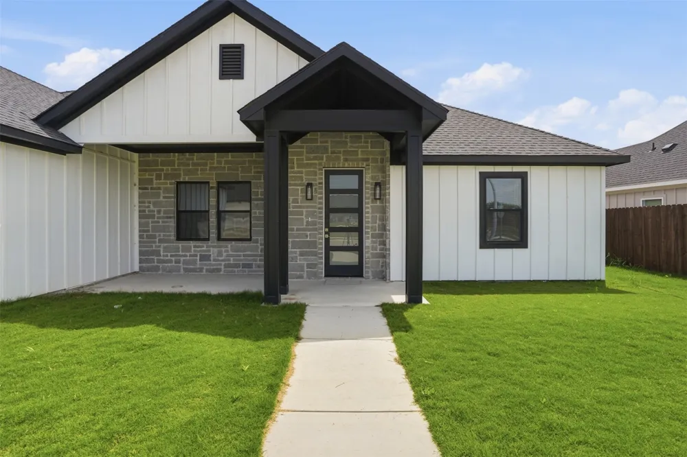 544 Highview Court Godley, TX 76044