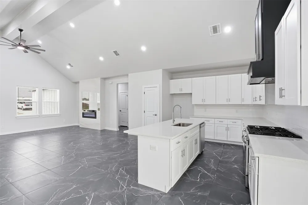 544 Highview Court Godley, TX 76044