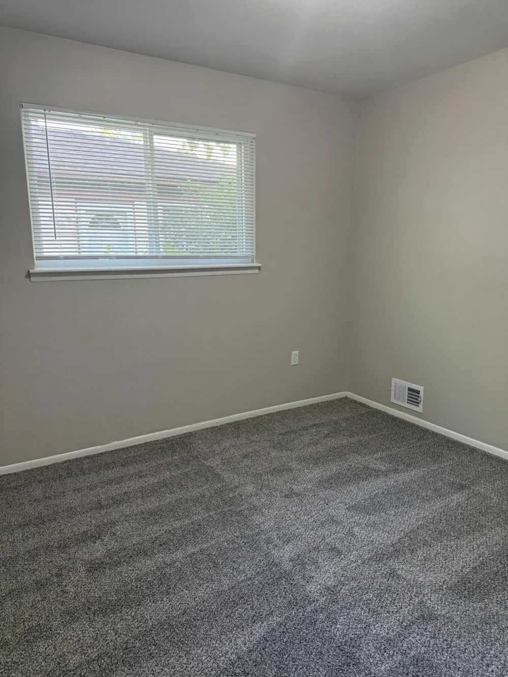 20294 Empire Street Taylor, MI 48180