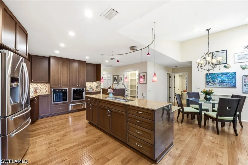 Queens Way Naples, FL 34112