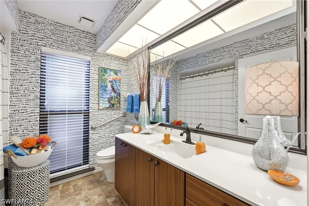Queens Way Naples, FL 34112