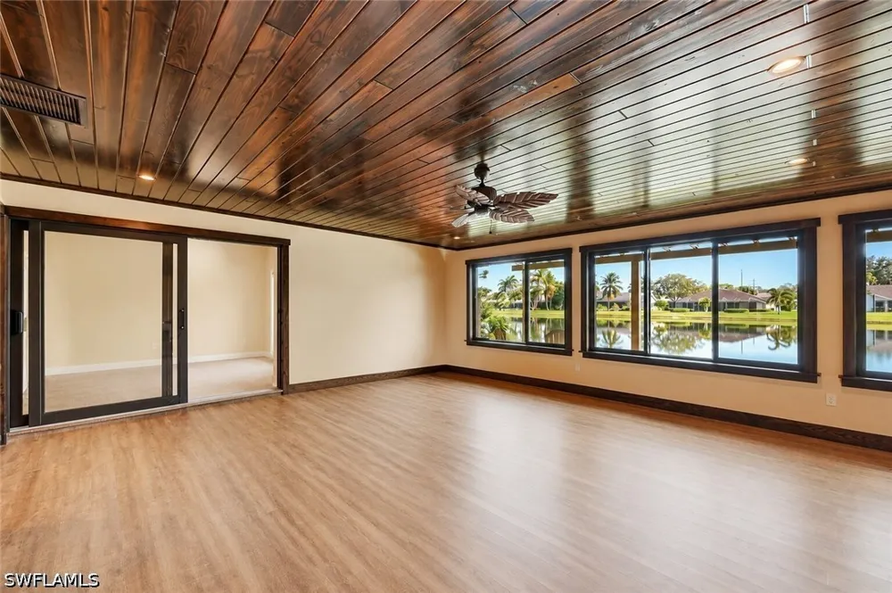 Queens Way Naples, FL 34112