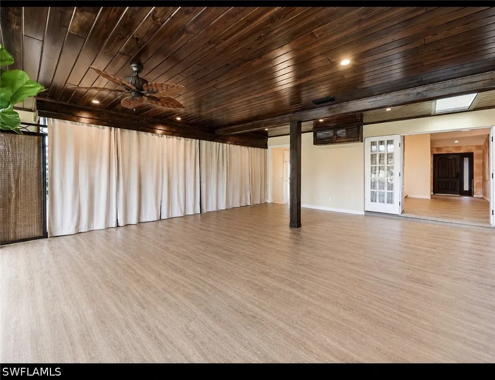 Queens Way Naples, FL 34112