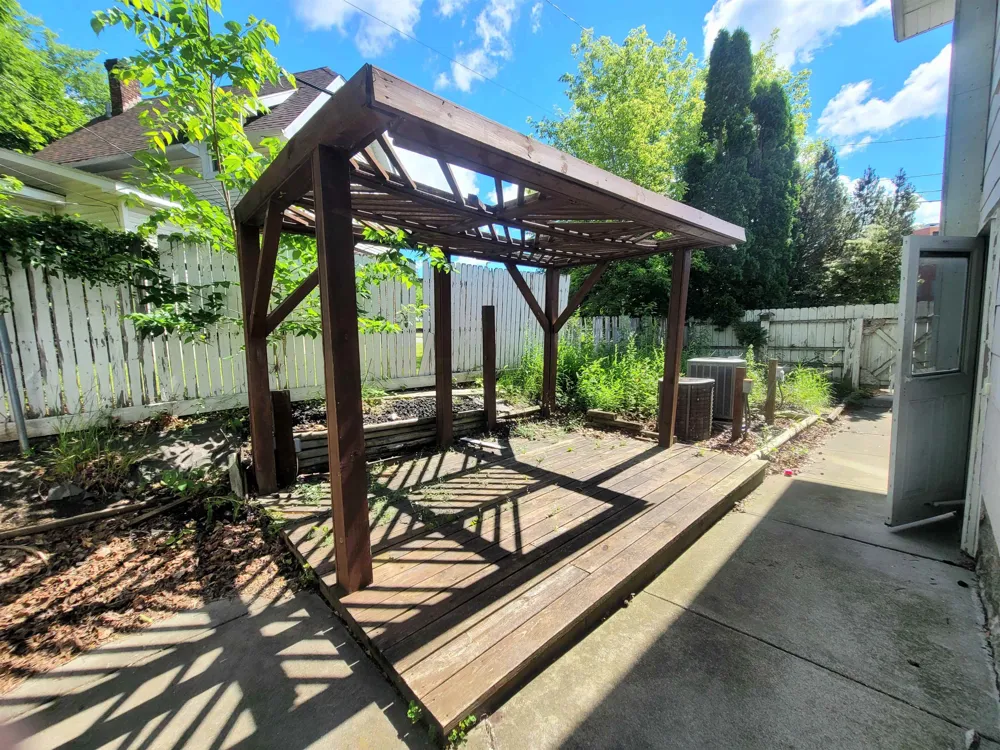 701 Dupont Street Flint Charter Township, MI 48504