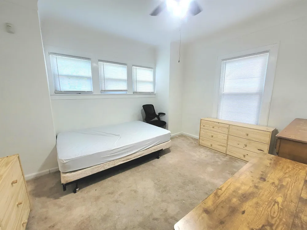 701 Dupont Street Flint Charter Township, MI 48504