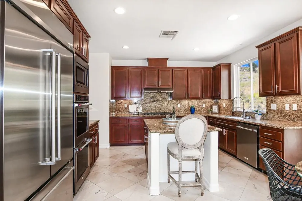 3805 Sacramento Dr La Mesa, CA 91941