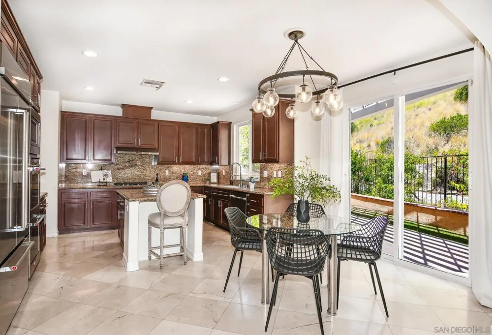 3805 Sacramento Dr La Mesa, CA 91941