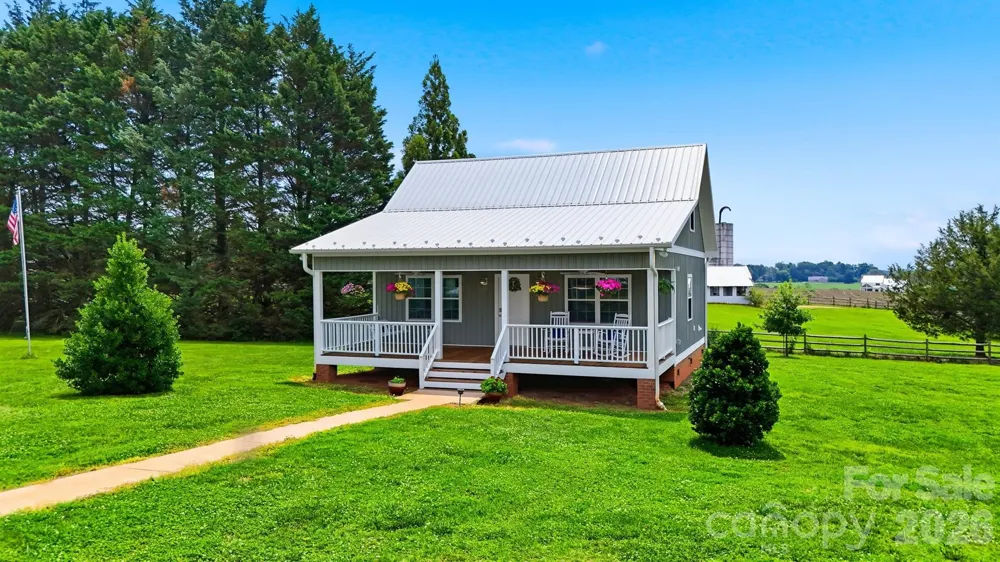 3453 Plateau Road Newton, NC 28658