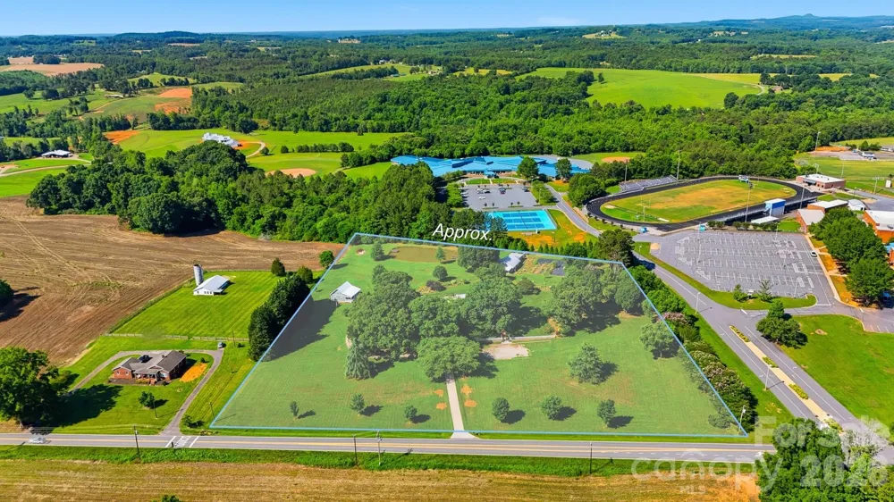 3453 Plateau Road Newton, NC 28658