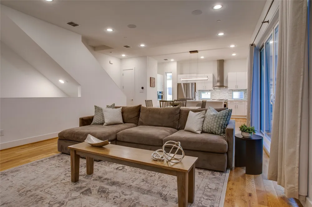 1936 Kearney Court Dallas, TX 75204