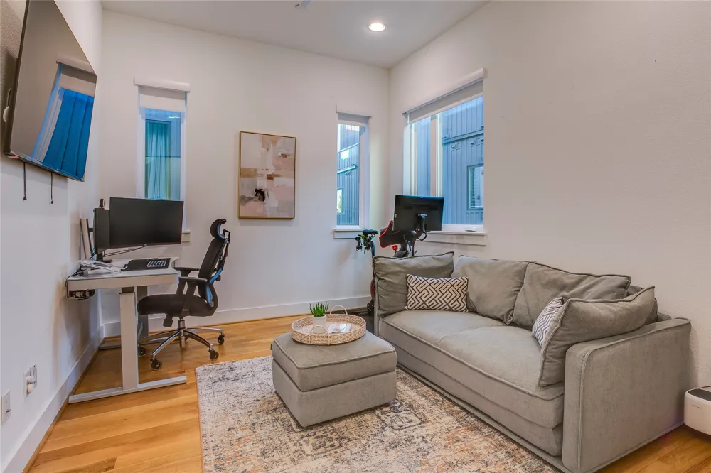 1936 Kearney Court Dallas, TX 75204
