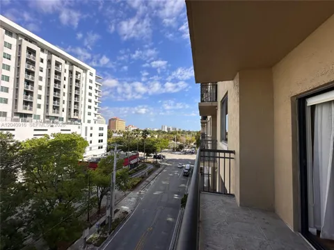 3590 Coral Way #611