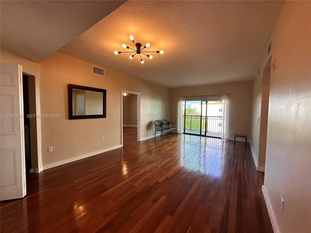 3590 Coral Way #611 Miami, FL 33145