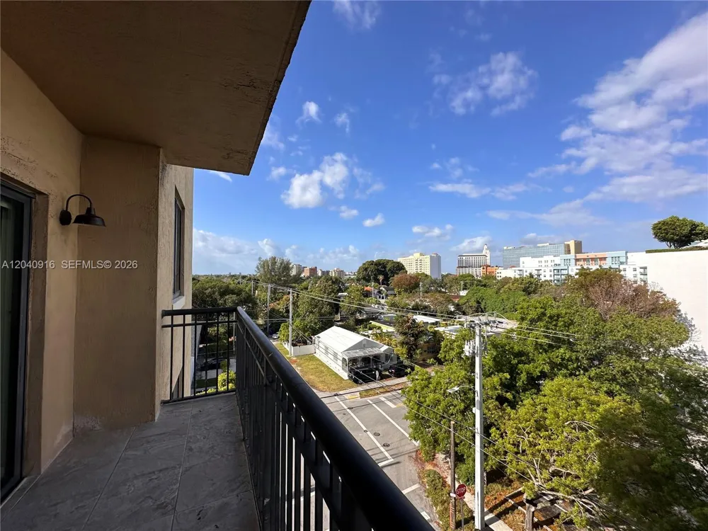 3590 Coral Way #611 Miami, FL 33145