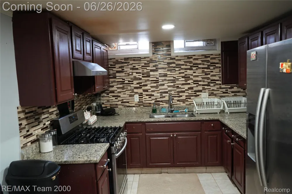 6426 Chase Road Dearborn City, MI 48126