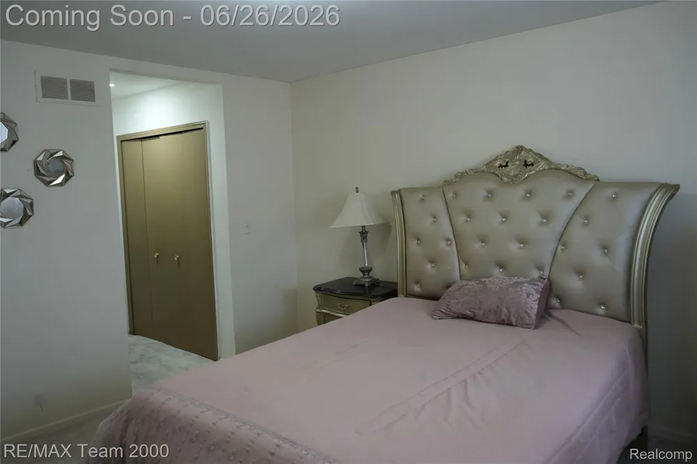 6426 Chase Road Dearborn City, MI 48126