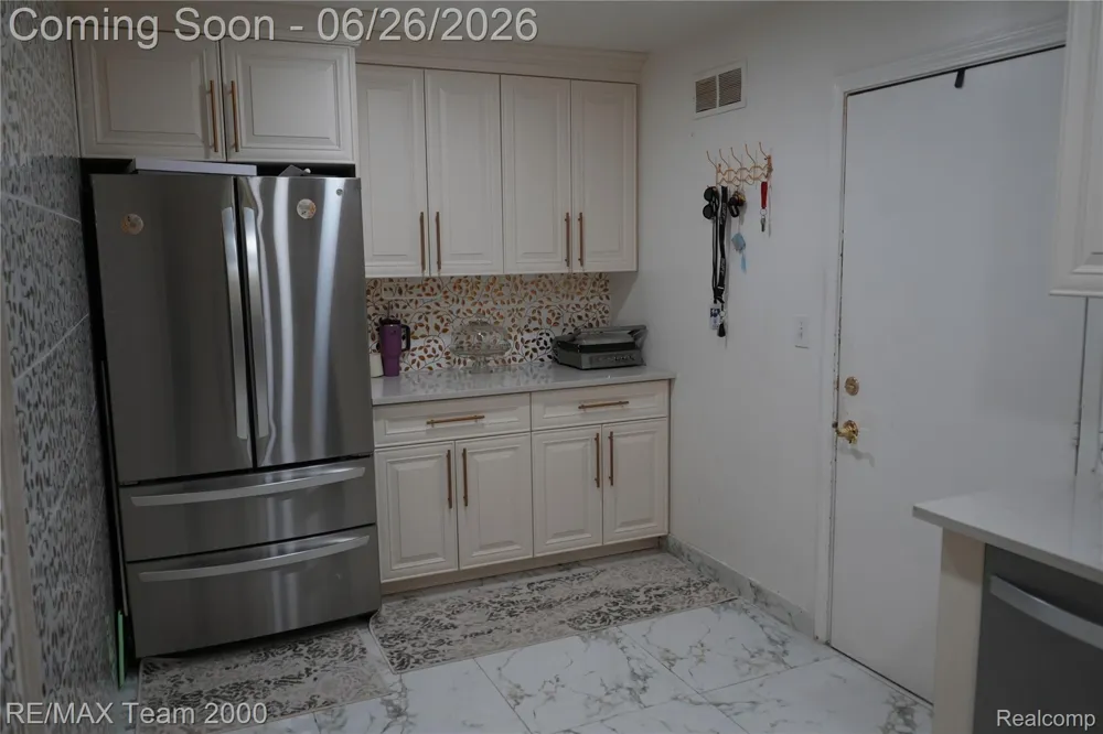 6426 Chase Road Dearborn City, MI 48126