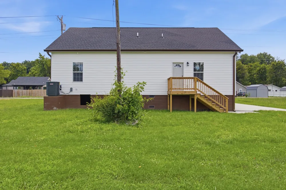 209 Armstrong St Waverly, TN 37185