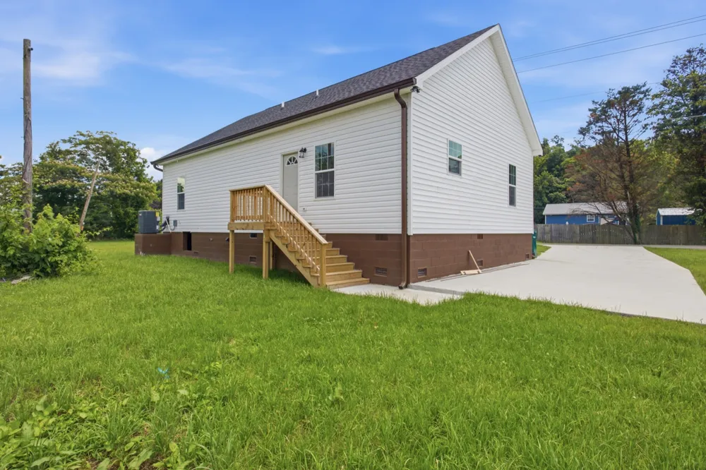 209 Armstrong St Waverly, TN 37185