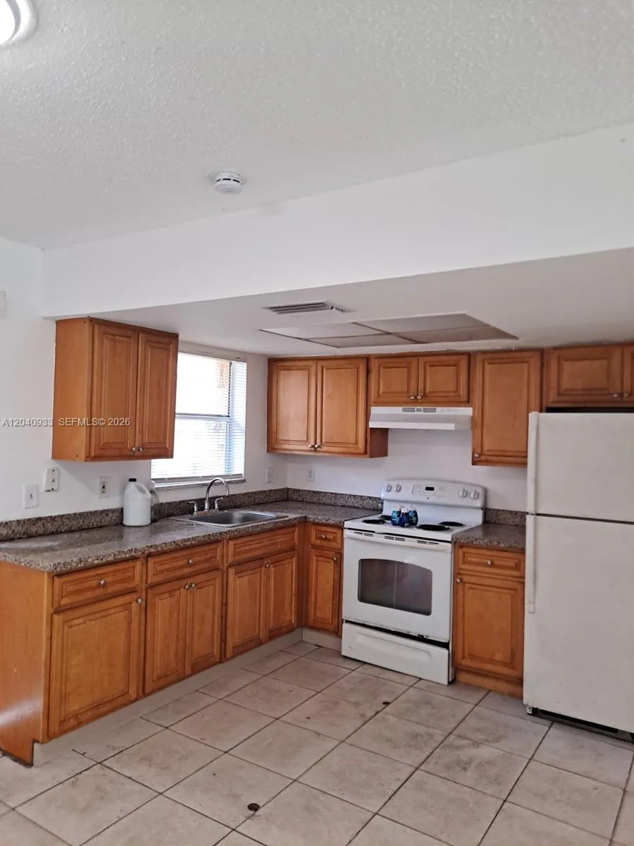 2560 NW 52nd Ave #C18 Lauderhill, FL 33313