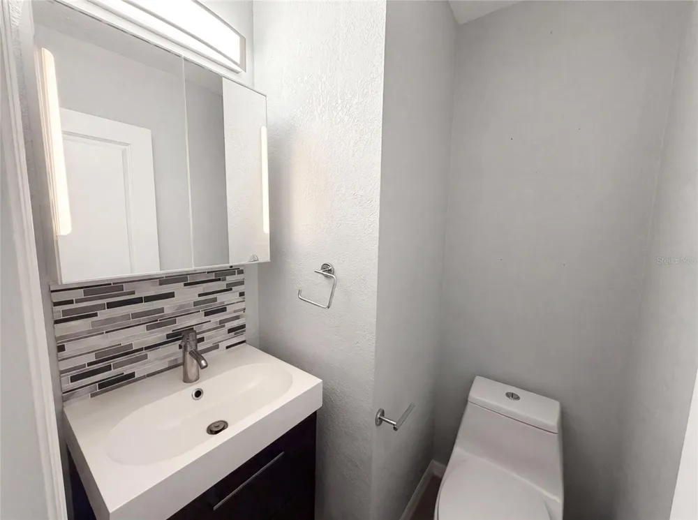 2308 S PARK AVENUE Sanford, FL 32771