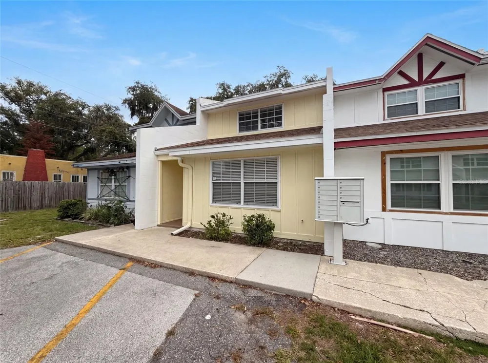2308 S PARK AVENUE Sanford, FL 32771