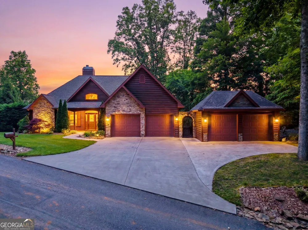 1748 Harris Ridge RD Young Harris, GA 30582