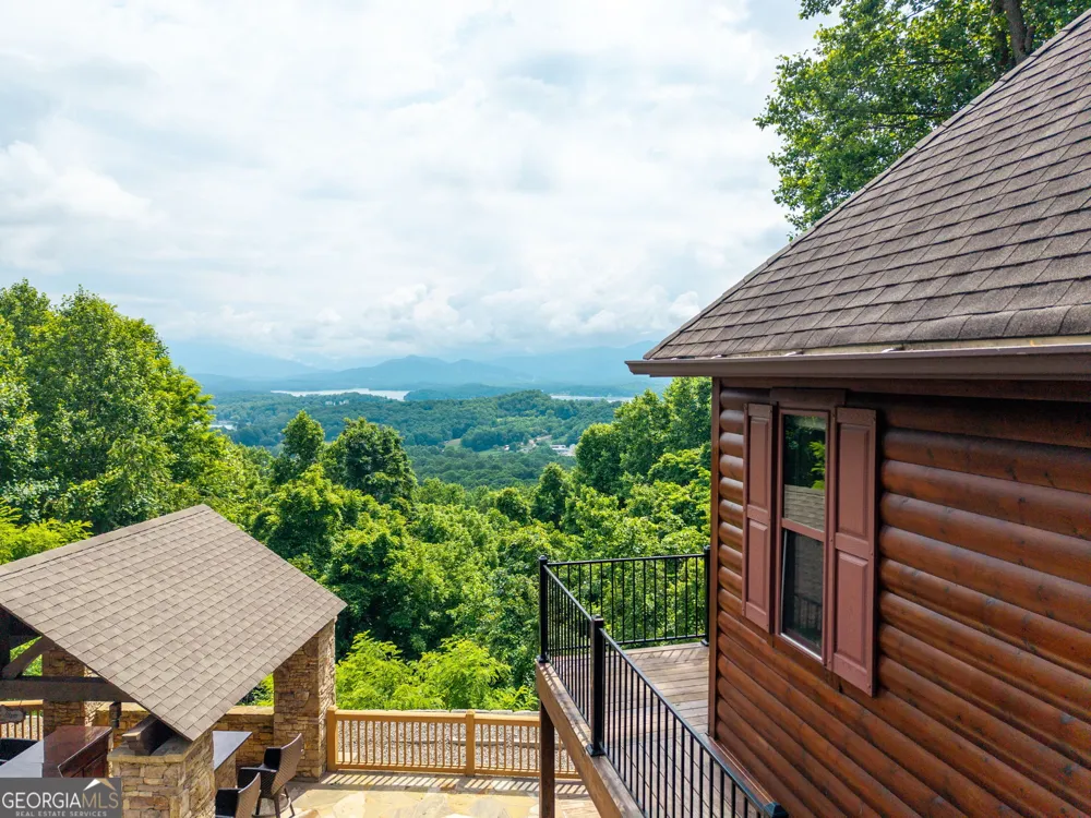 1748 Harris Ridge RD Young Harris, GA 30582