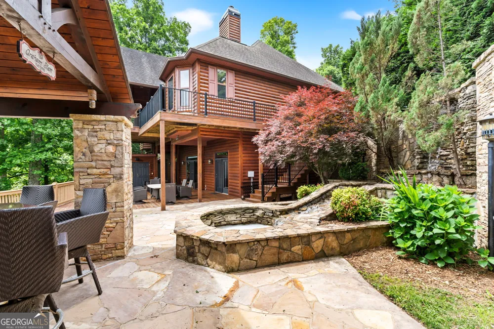 1748 Harris Ridge RD Young Harris, GA 30582