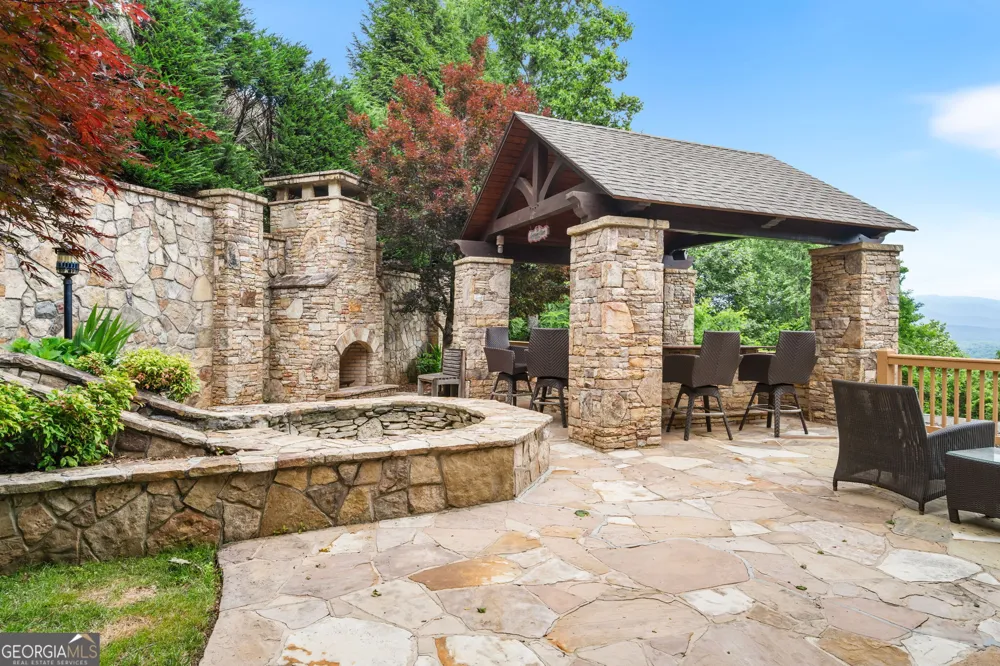 1748 Harris Ridge RD Young Harris, GA 30582