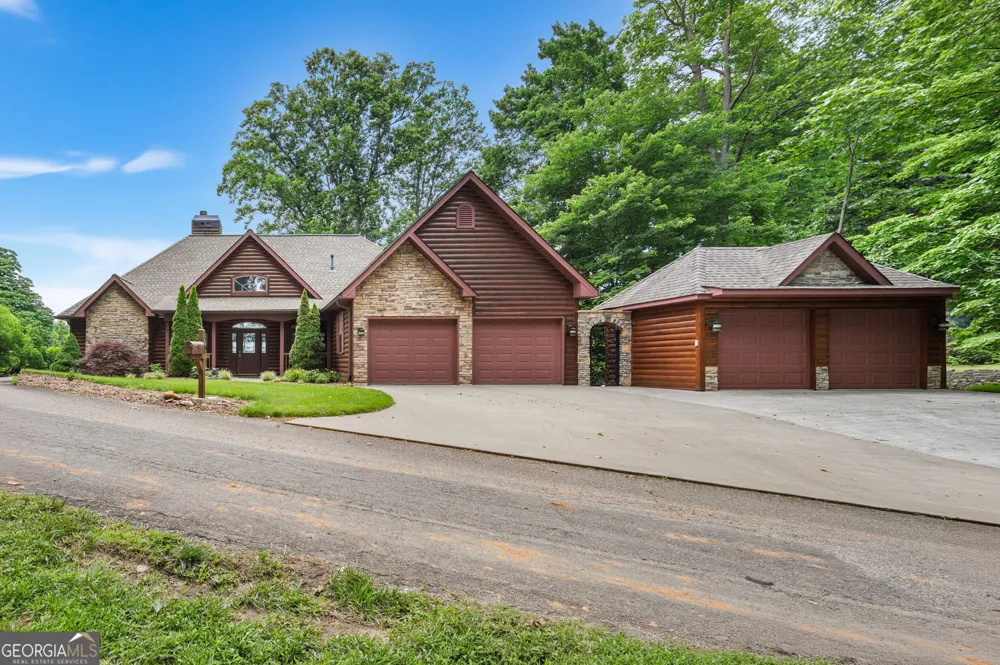 1748 Harris Ridge RD Young Harris, GA 30582