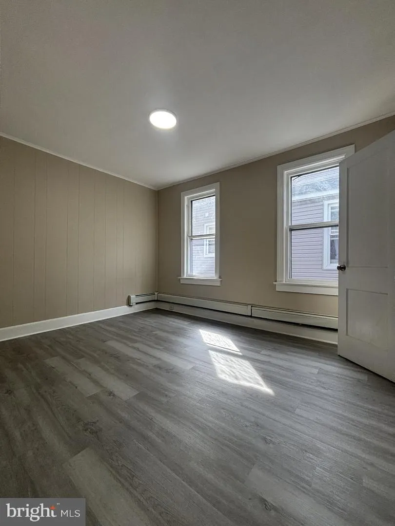 1408 STUYVESANT AVENUE Trenton, NJ 08618