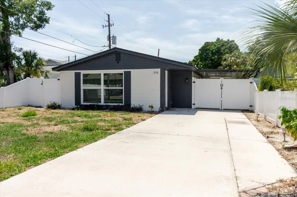 916 17TH STREET St Petersburg, FL 33713