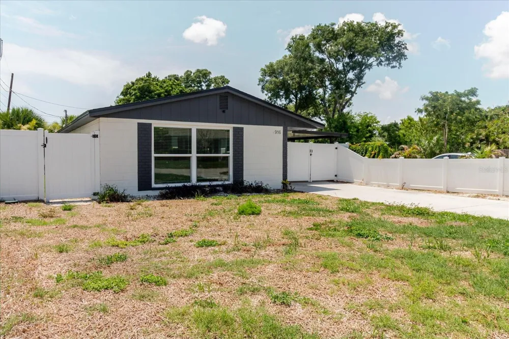916 17TH STREET St Petersburg, FL 33713