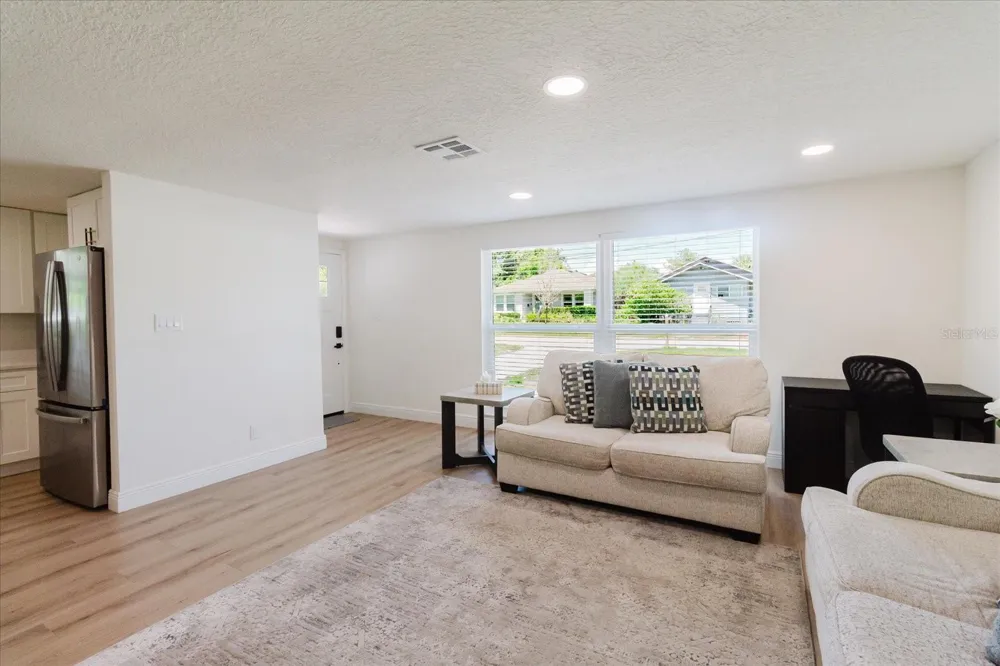916 17TH STREET St Petersburg, FL 33713