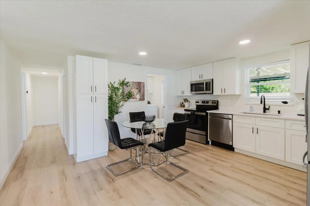 916 17TH STREET St Petersburg, FL 33713