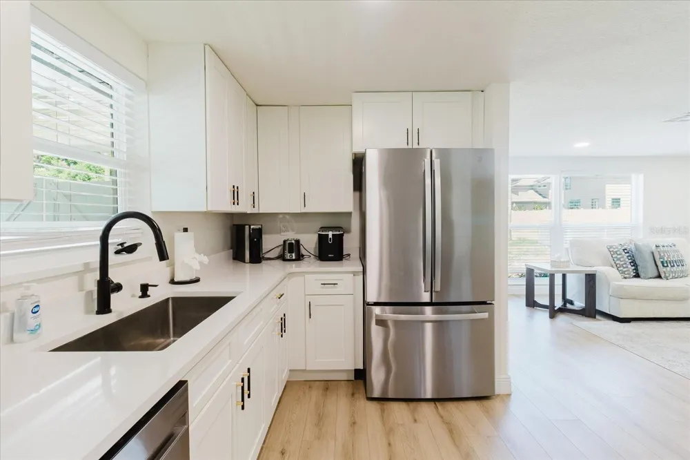 916 17TH STREET St Petersburg, FL 33713