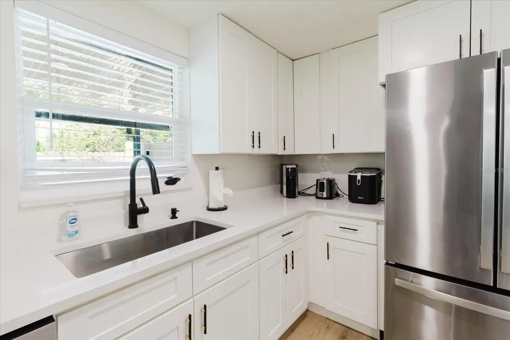 916 17TH STREET St Petersburg, FL 33713