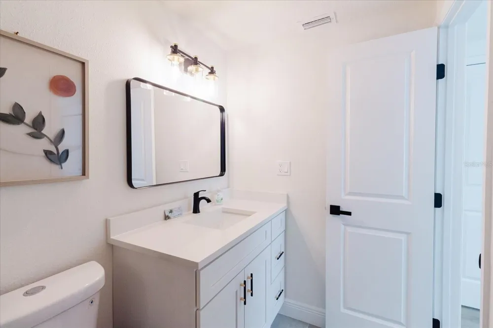 916 17TH STREET St Petersburg, FL 33713