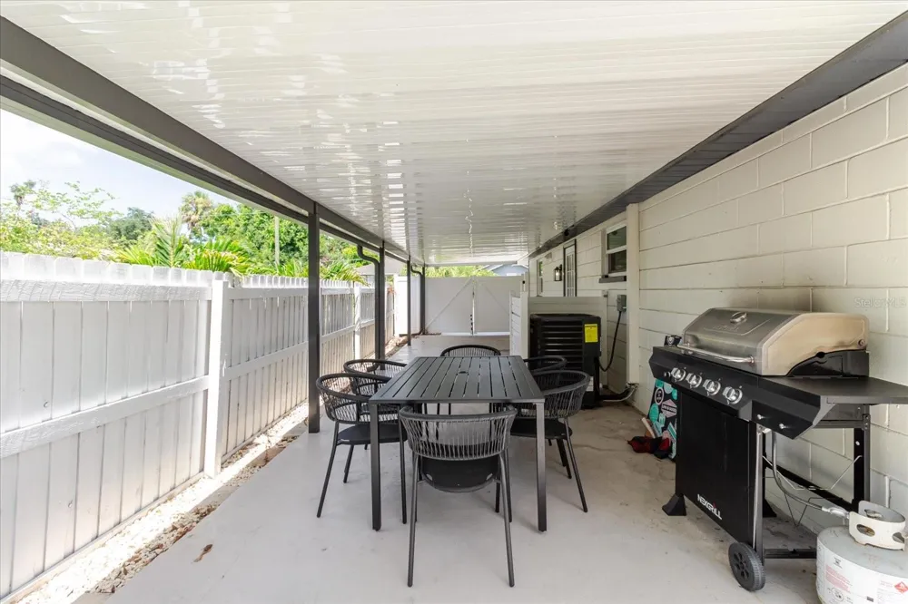 916 17TH STREET St Petersburg, FL 33713