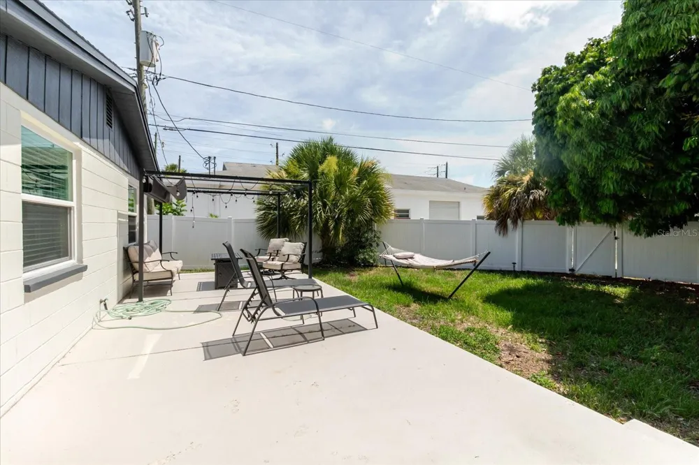 916 17TH STREET St Petersburg, FL 33713