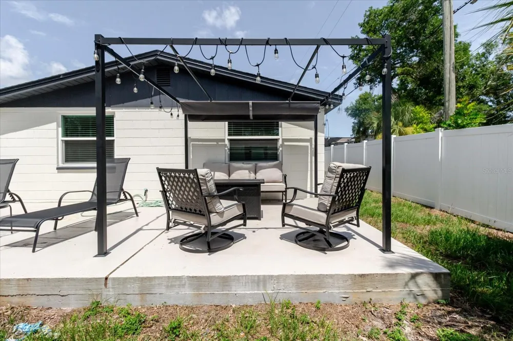 916 17TH STREET St Petersburg, FL 33713